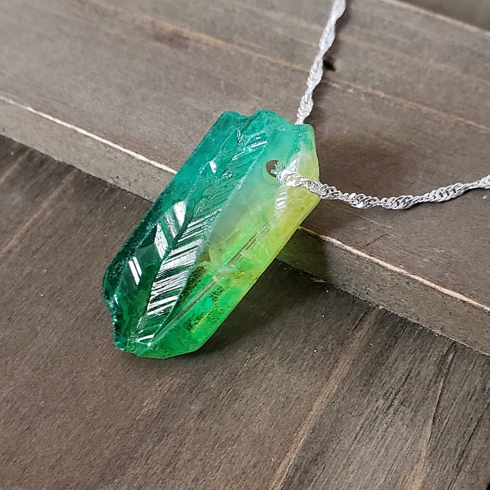 Green quartz crystal necklace